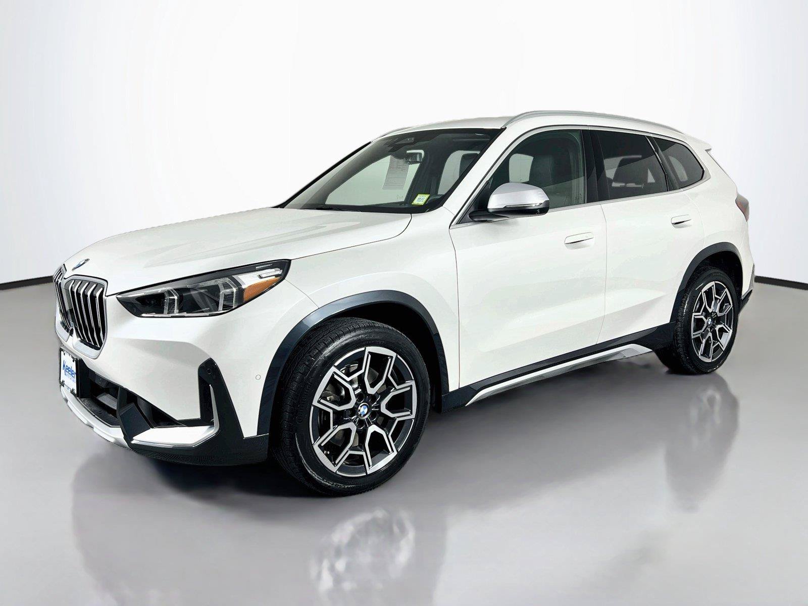 Used 2023 BMW X1 xDrive28i w/ Premium Package AWD/4WD image 2