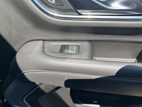 Used 2021 GMC Yukon SLT image 41