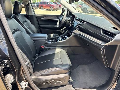 Used 2023 Jeep Grand Cherokee L Limited w/ Luxury Tech Group II AWD/4WD image 29