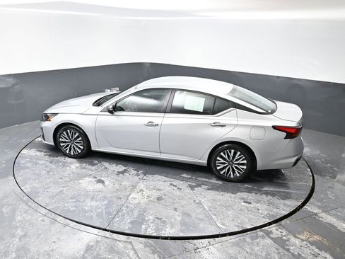 Used 2024 Nissan Altima 2.5 SV image 45