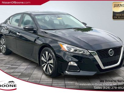 Used 2022 Nissan Altima 2.5 SV w/ SV Premium Package