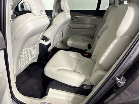 Used 2024 Volvo XC90 B6 Plus image 16