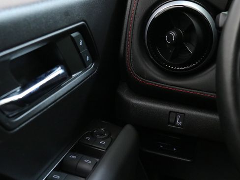 Used 2024 Chevrolet Colorado Z71 w/ Z71 Convenience Package 2 image 16