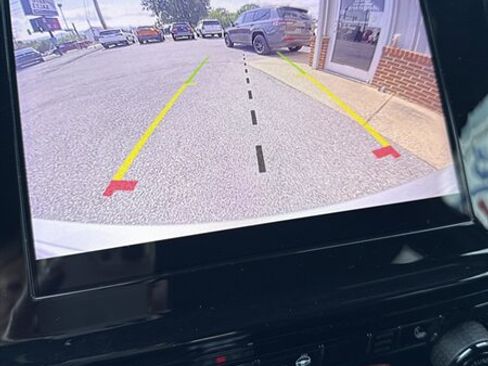 Used 2024 Jeep Grand Cherokee Altitude image 16