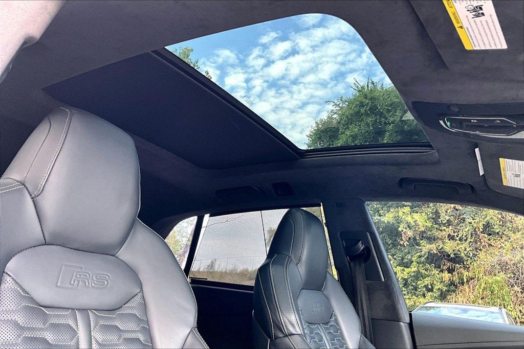 Used 2021 Audi RS Q8 w/ Carbon Optic Package AWD/4WD image 21