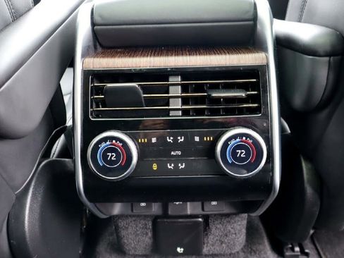 Used 2023 Land Rover Range Rover SE image 40