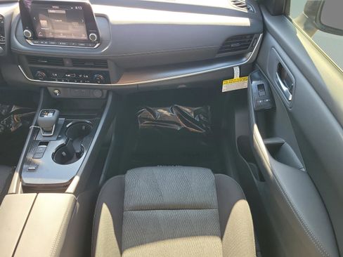 New 2026 Nissan Rogue SV image 11