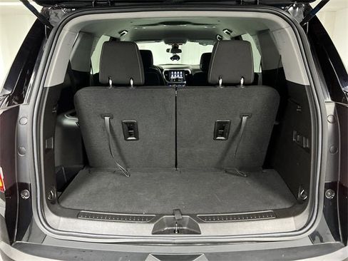 Certified 2023 GMC Acadia SLE image 25