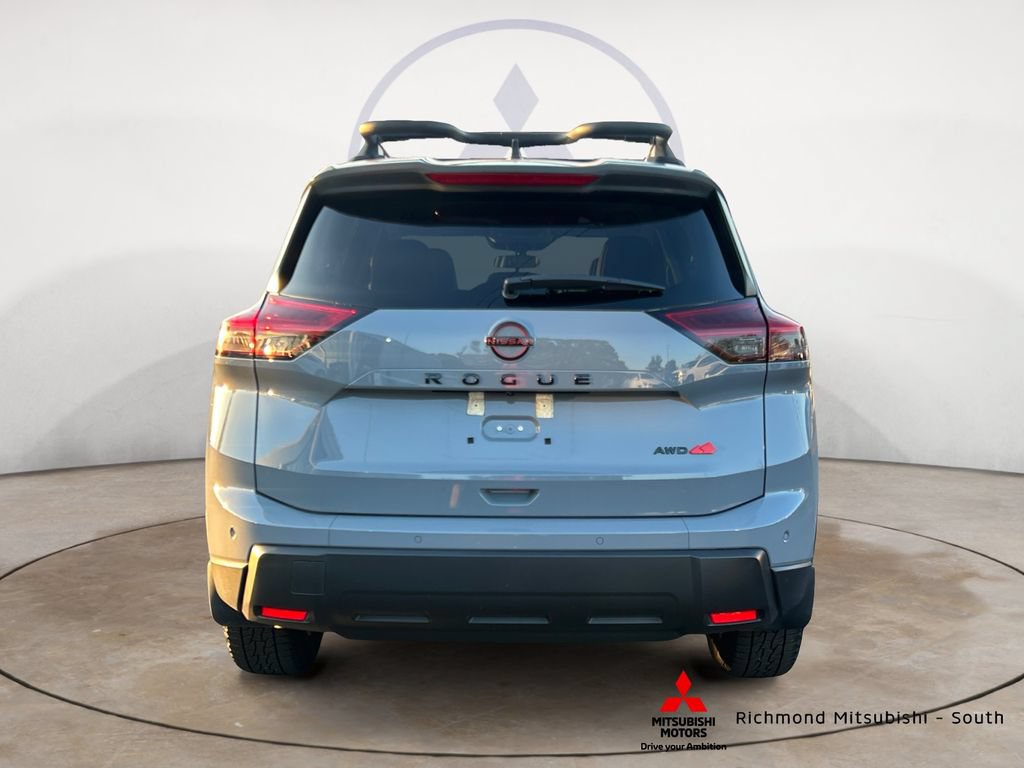 Used 2026 Nissan Rogue SV AWD/4WD image 4