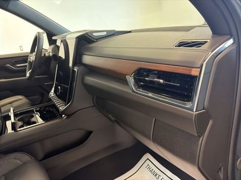 Used 2026 GMC Yukon XL Denali w/ Sun & Power Step Package AWD/4WD image 43
