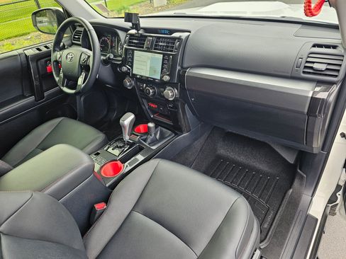 Used 2023 Toyota 4Runner TRD Off-Road Premium w/ Moonroof Package AWD/4WD image 11