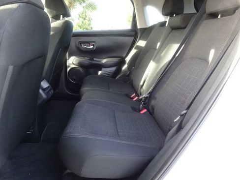Certified 2025 Honda HR-V LX image 9