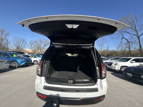 Used 2022 Chevrolet Suburban RST w/ Luxury Package image 23