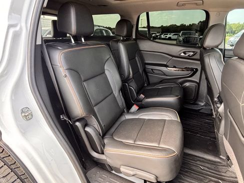 Used 2022 GMC Acadia AT4 w/ Technology Package AWD/4WD image 32