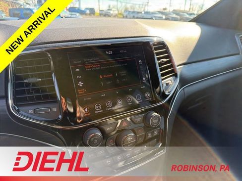 Used 2020 Jeep Grand Cherokee Limited image 15