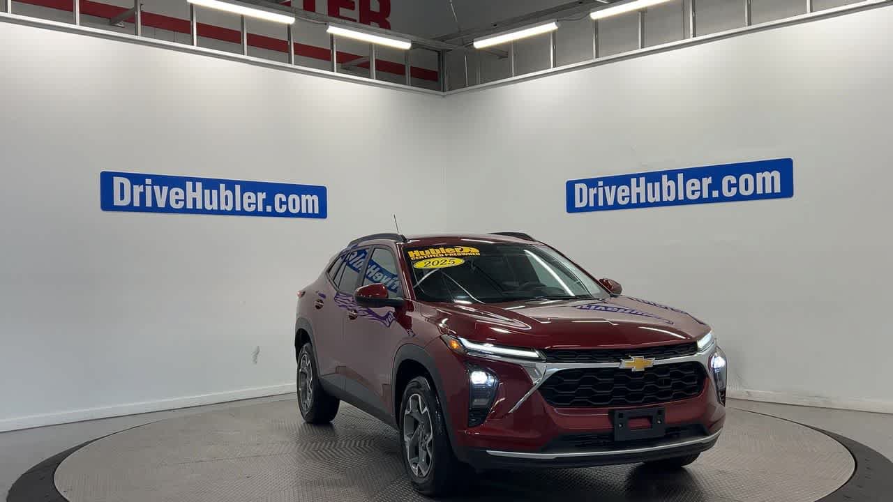 Used 2025 Chevrolet Trax LT FWD image 5