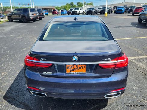 Used 2017 BMW 740i xDrive AWD/4WD image 15