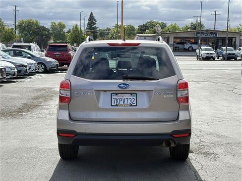 Used 2015 Subaru Forester 2.5i Premium AWD/4WD image 5