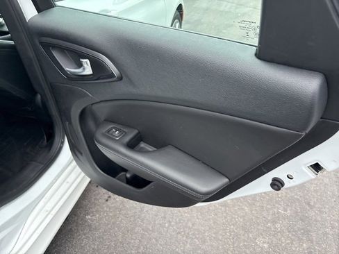 Used 2015 Chrysler 200 S w/ Comfort Group image 11