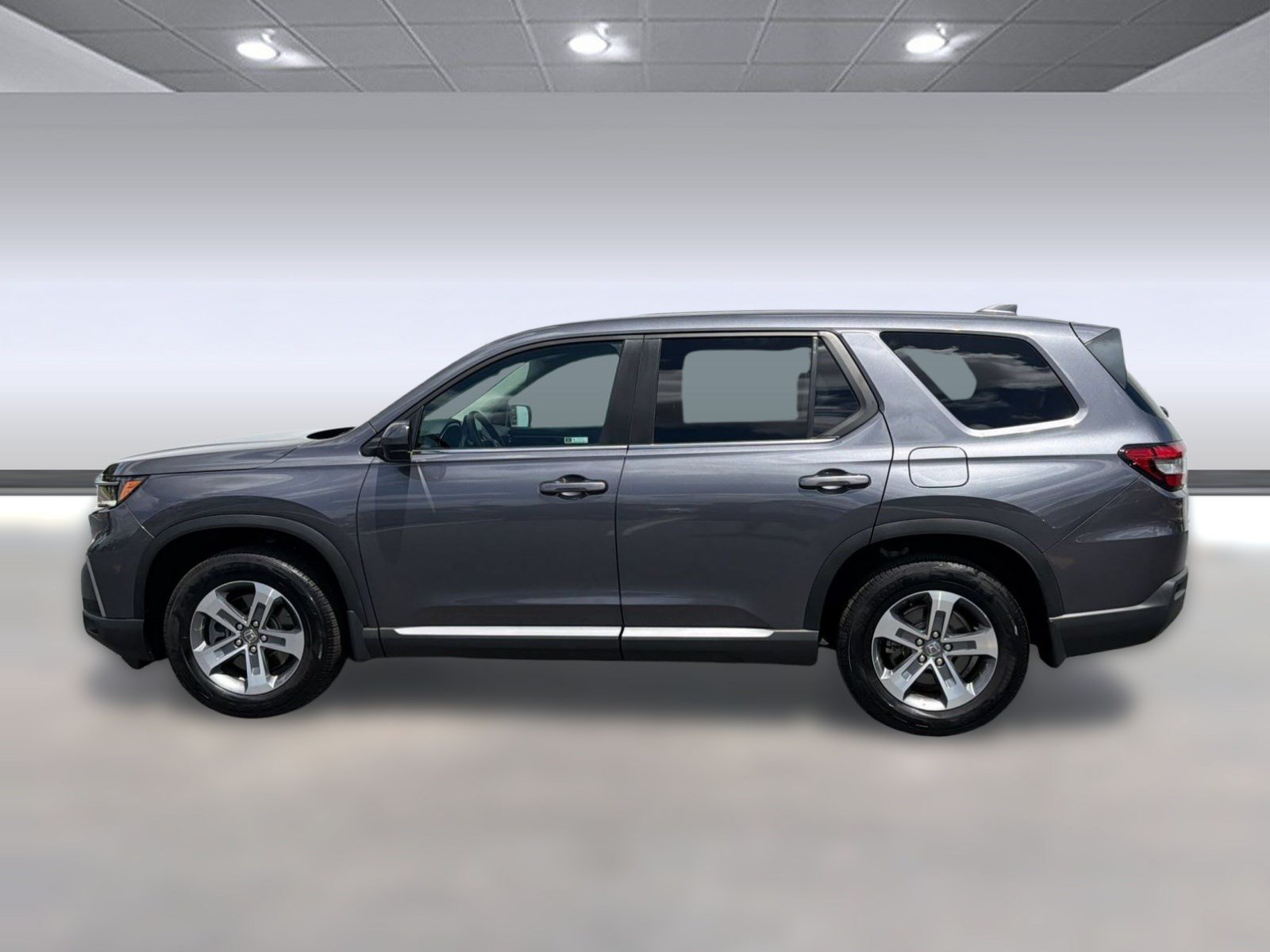 Used 2025 Honda Pilot EX-L image 2