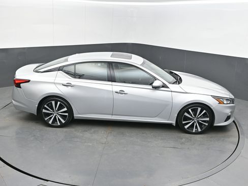 Used 2020 Nissan Altima 2.0 Platinum image 36