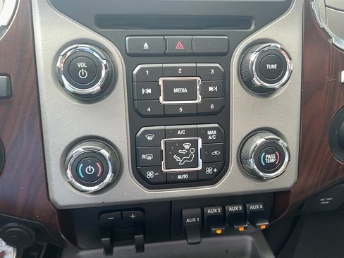 Used 2015 Ford F350 Lariat w/ Lariat Ultimate Package AWD/4WD image 35