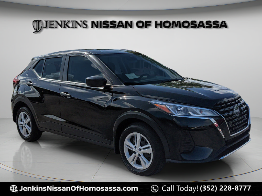 Certified 2025 Nissan Kicks Play S FWD image 1