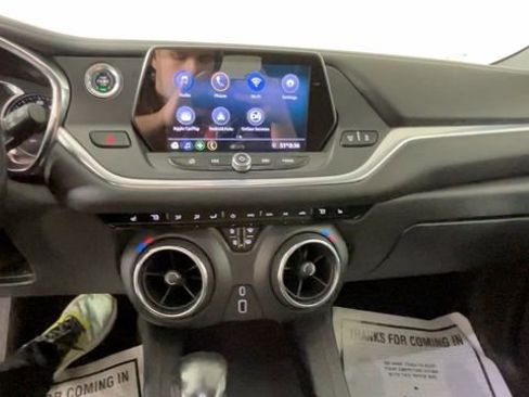 Used 2019 Chevrolet Blazer LT FWD image 32