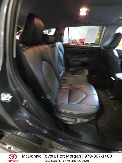 Used 2023 Toyota Highlander XLE AWD/4WD image 19