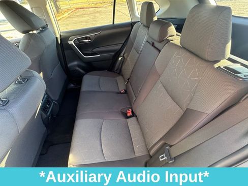 Used 2021 Toyota RAV4 XLE image 19