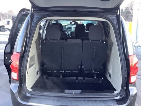 Used 2019 Dodge Grand Caravan SE image 14