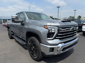 Used 2024 Chevrolet Silverado 2500 LTZ w/ LTZ Plus Package AWD/4WD video 1