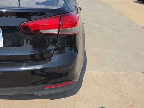 Used 2017 Kia Forte LX FWD image 8