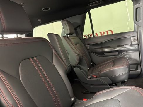 Used 2024 Ford Expedition Limited AWD/4WD image 18