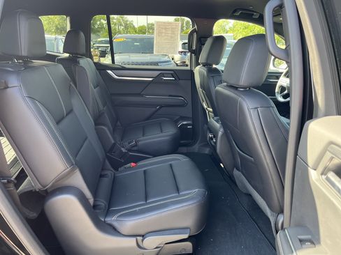 Used 2026 GMC Acadia Elevation w/ Elevation Premium Package AWD/4WD image 18
