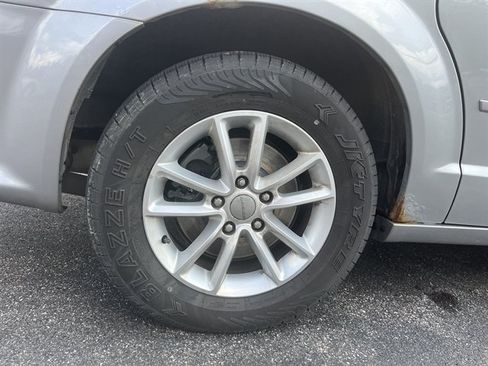 Used 2013 Dodge Grand Caravan SXT w/ Rear Park Assist Pkg FWD image 8