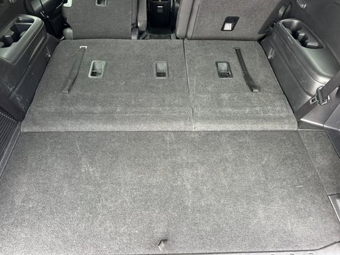 Used 2024 Subaru Ascent Premium w/ Convenience Package image 16