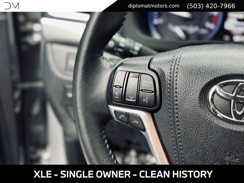 Used 2018 Toyota Highlander XLE AWD/4WD image 29