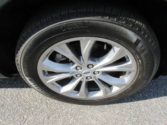 Used 2023 Ford Explorer Limited w/ Limited Technology Package AWD/4WD image 12