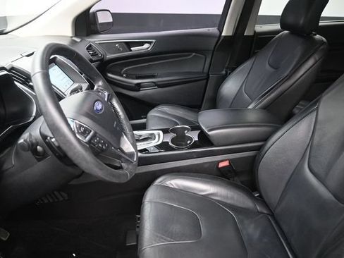 Used 2017 Ford Edge Titanium w/ Technology Package FWD image 17