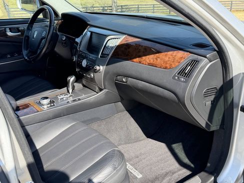 Used 2012 Hyundai Equus Signature RWD image 13