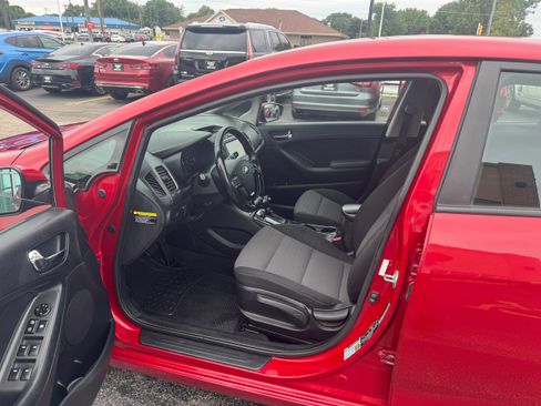 Used 2018 Kia Forte S FWD image 5