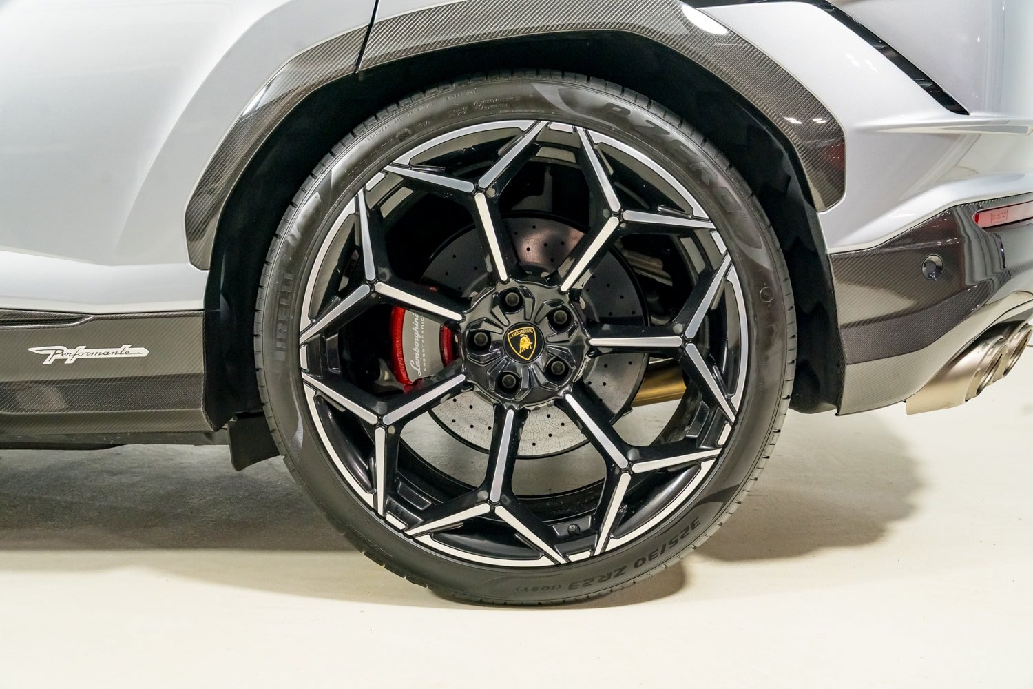 Used 2024 Lamborghini Urus Performante AWD/4WD image 13