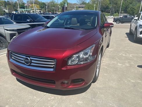 Used 2013 Nissan Maxima 3.5 SV w/ Premium Pkg FWD image 2