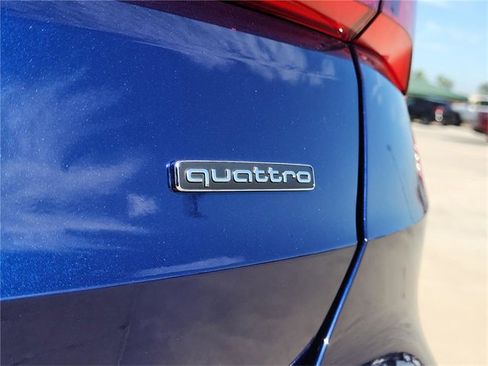 Certified 2025 Audi Q3 2.0T Premium image 11