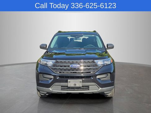 Used 2022 Ford Explorer XLT AWD/4WD image 5