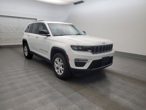 Used 2023 Jeep Grand Cherokee Limited image 13