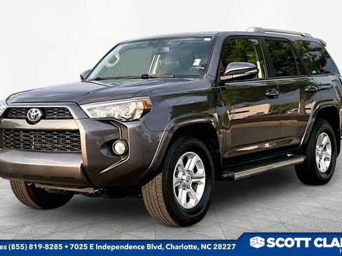 Used 2017 Toyota 4Runner SR5 Premium RWD image 3