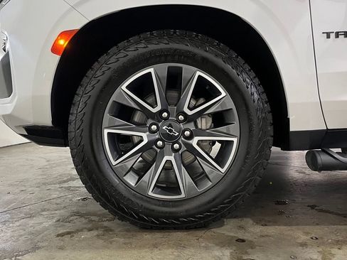 Used 2023 Chevrolet Tahoe Z71 w/ Z71 Off-Road Package AWD/4WD image 16