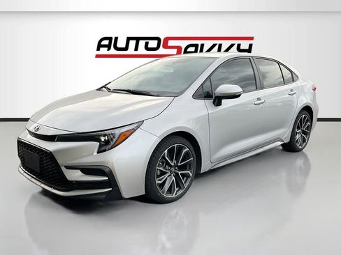 Used 2024 Toyota Corolla SE FWD image 3